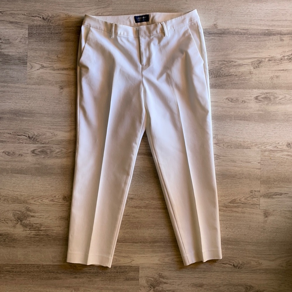 White mid-rise women’s pants size 10 regular